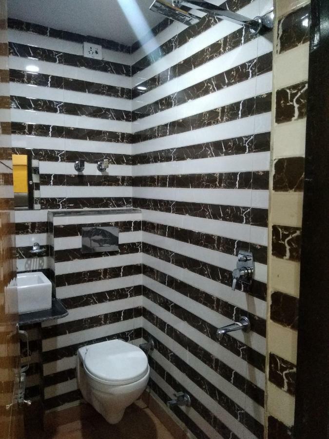 ניו דלהי Silver Palace Hotel מראה חיצוני תמונה
