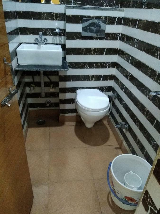 ניו דלהי Silver Palace Hotel מראה חיצוני תמונה