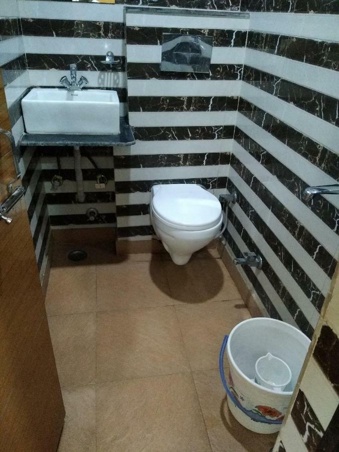 ניו דלהי Silver Palace Hotel מראה חיצוני תמונה