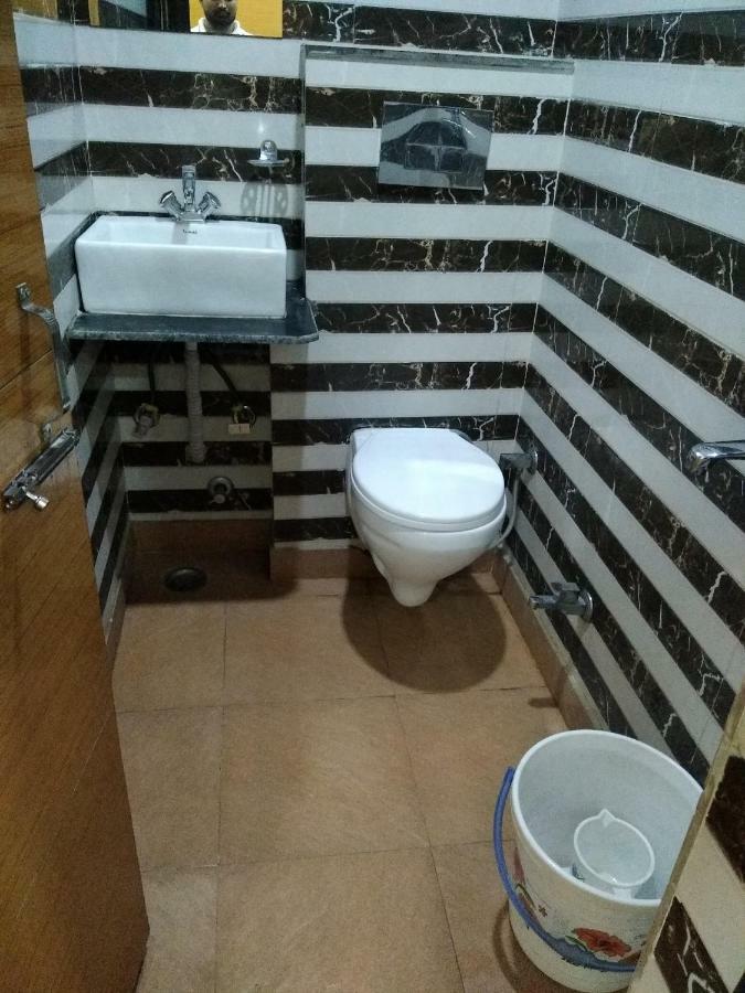 ניו דלהי Silver Palace Hotel מראה חיצוני תמונה