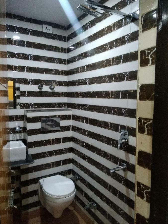 ניו דלהי Silver Palace Hotel מראה חיצוני תמונה