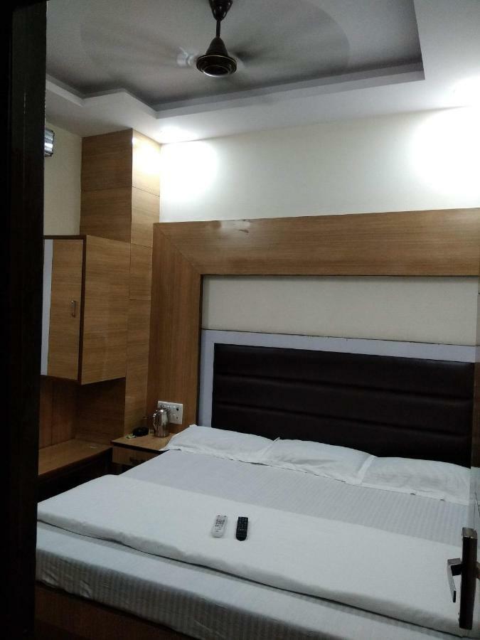 ניו דלהי Silver Palace Hotel מראה חיצוני תמונה